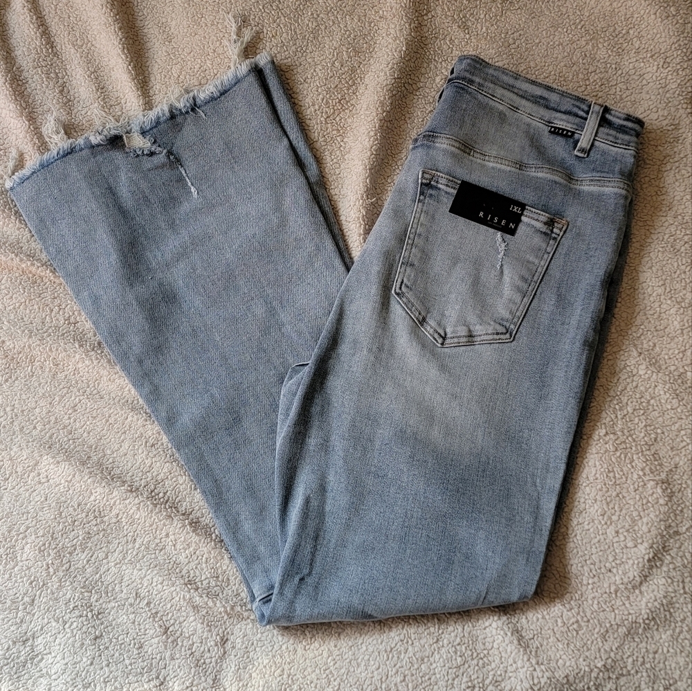 NWT Risen Distressed Flare Jeans Sz 1XL